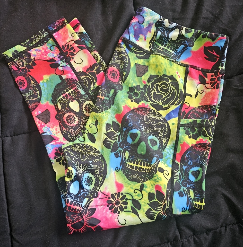 CVG Tie Dye Skull Capri Leggings